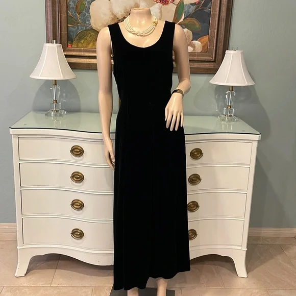 laura ashley black velvet dress LAURA ASHLEY VELVET DRESS BLACK main image 1